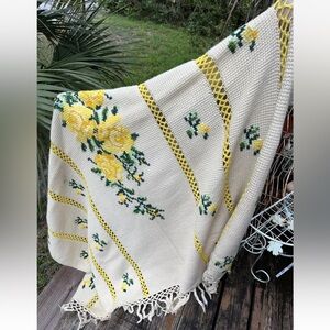Rose Floral Afghan Throw Blanket Cream Yellow Flower 42”x64” Fringe Vintage